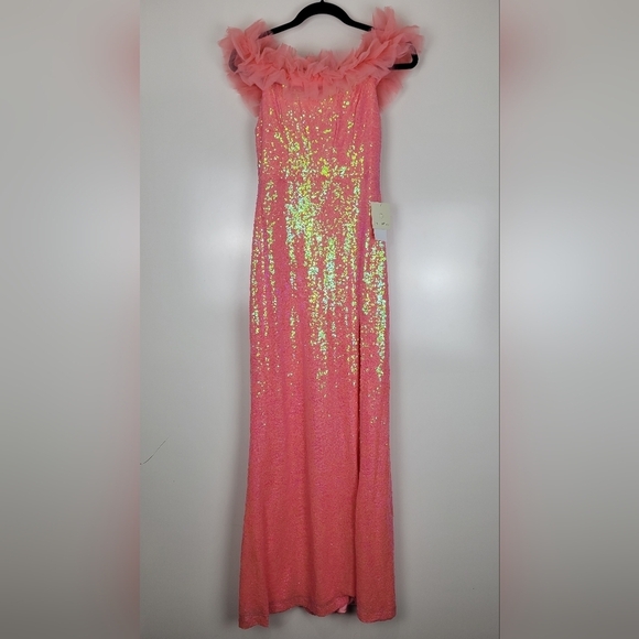 NWT Pear Culture Juniors Tulle-Trim Off-The-Shoulder Sequin Gown in Coral Size 9 - Picture 4 of 12